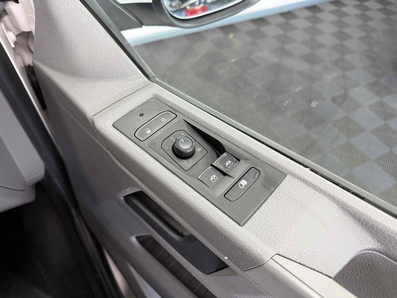 Volkswagen Transporter TDI T28 Highline - U2231