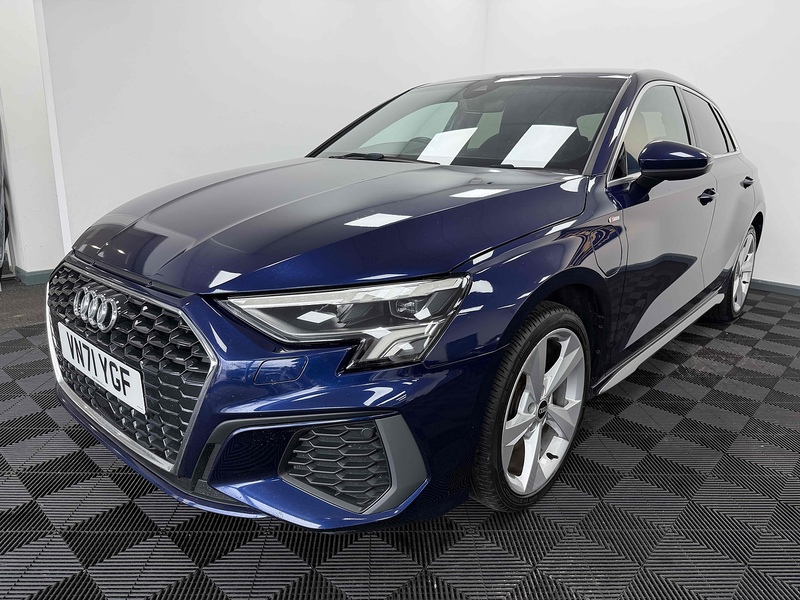 Audi A3 TFSIe S line - U2247