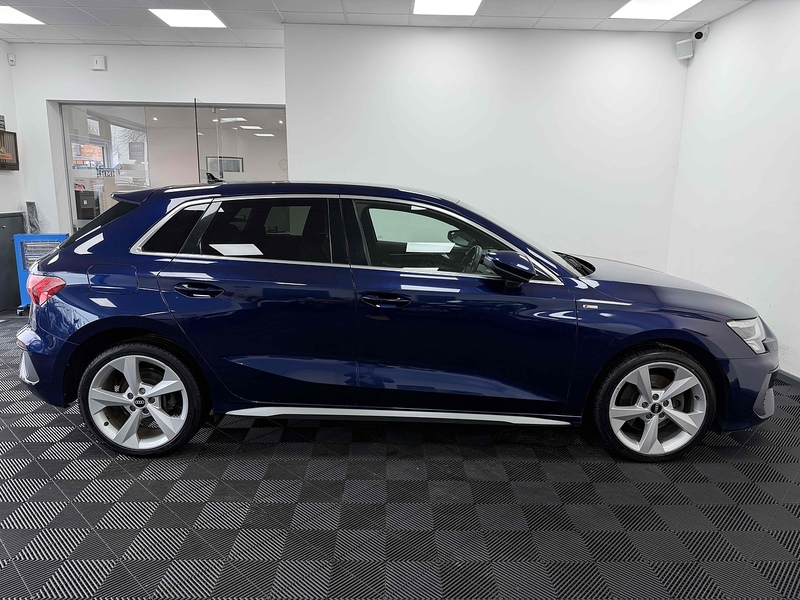 Audi A3 TFSIe S line - U2247