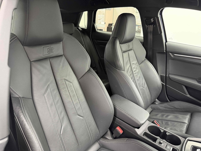 Audi A3 TFSIe S line - U2247