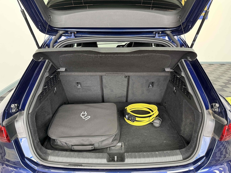 Audi A3 TFSIe S line - U2247