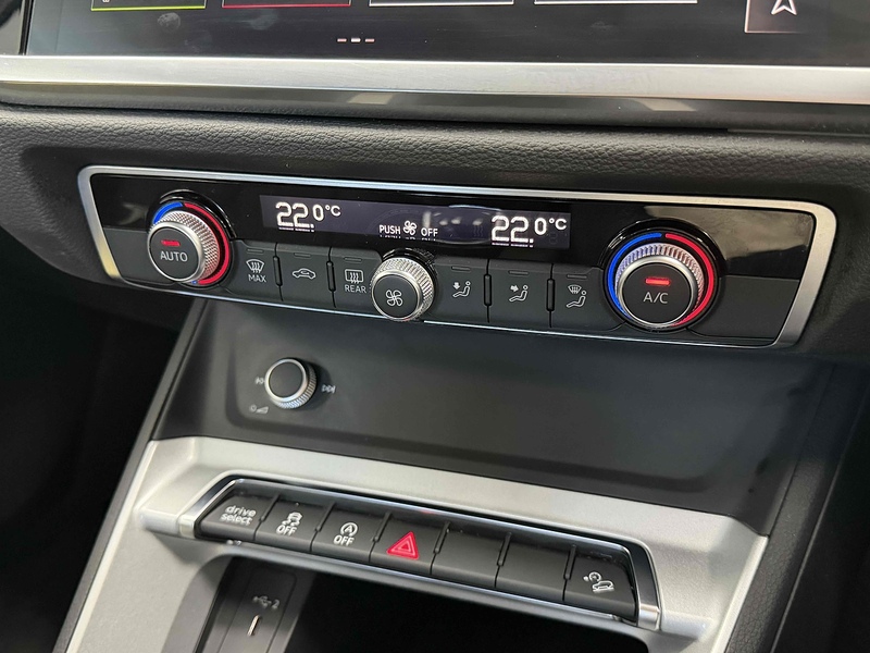 Audi Q3 TFSI CoD Sport - U2248