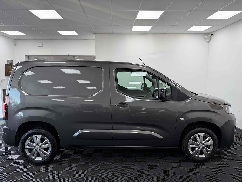 Peugeot Partner BlueHDi 1000 Asphalt - U2253