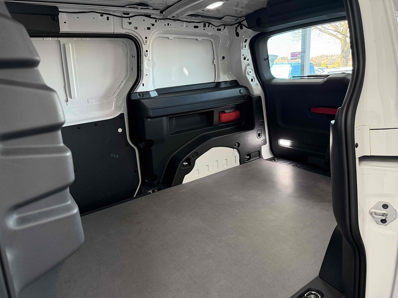 Volkswagen ID. Buzz Cargo Pro Commerce Plus - U2260
