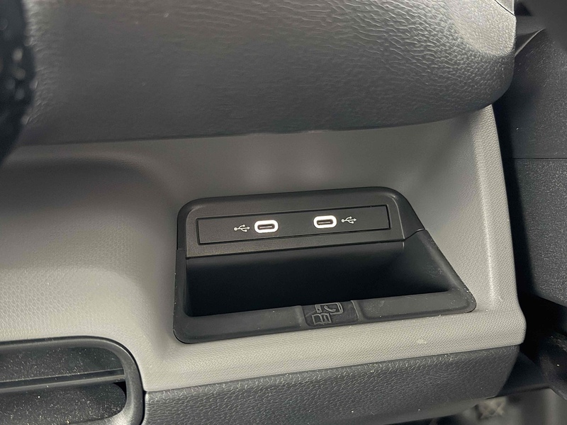 Volkswagen ID. Buzz Cargo Pro Commerce Plus - U2260