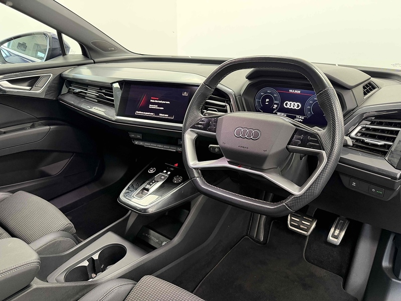 Audi Q4 e-tron S line - U2264