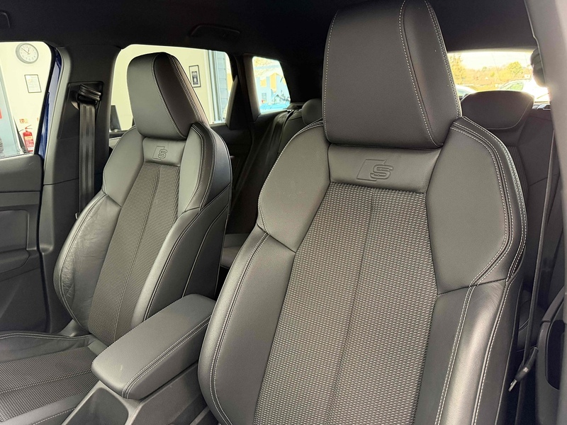 Audi Q4 e-tron S line - U2264