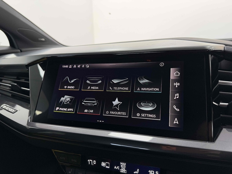 Audi Q4 e-tron S line - U2264