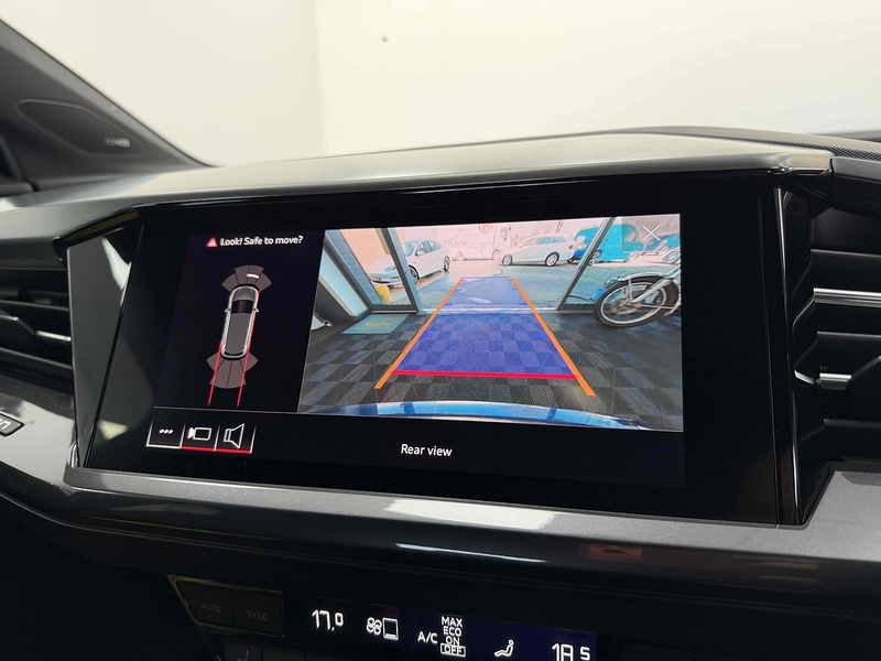 Audi Q4 e-tron S line - U2264