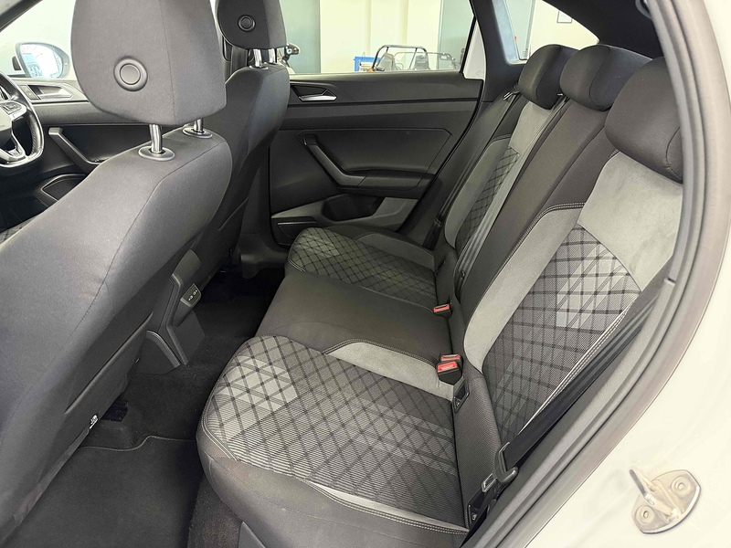 Volkswagen Taigo TSI R-Line - U2271
