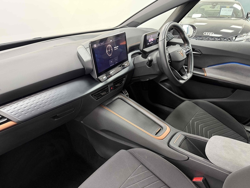 CUPRA Born V2 - U2275