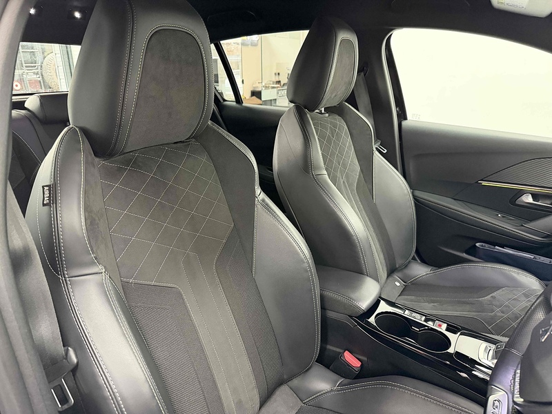 Peugeot 208 PureTech GT Premium - U2277