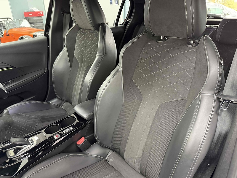 Peugeot 208 PureTech GT Premium - U2277