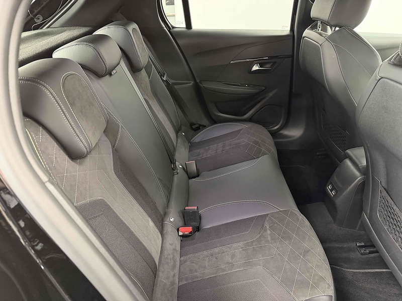 Peugeot 208 PureTech GT Premium - U2277