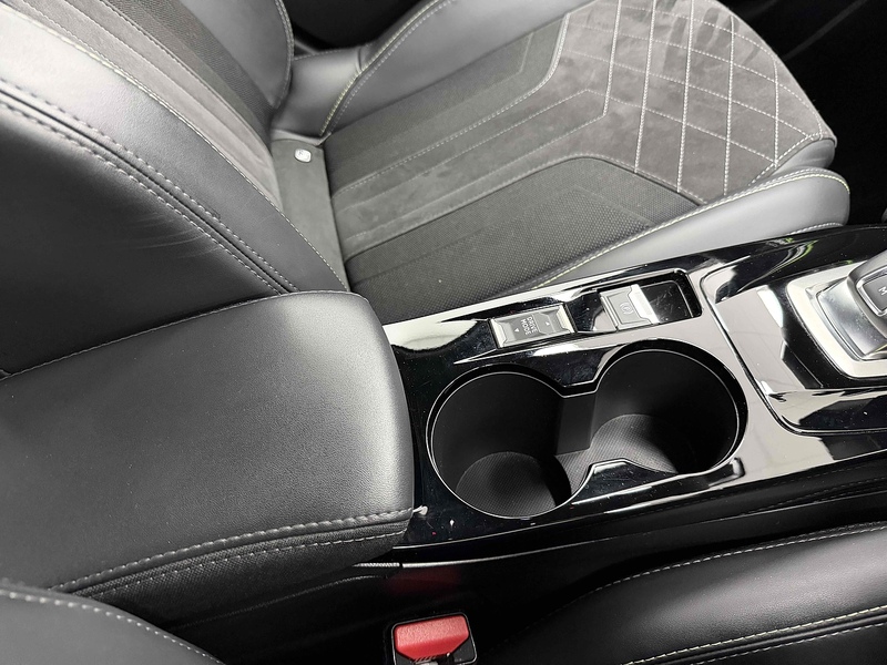 Peugeot 208 PureTech GT Premium - U2277