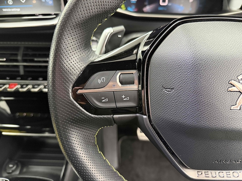 Peugeot 208 PureTech GT Premium - U2277