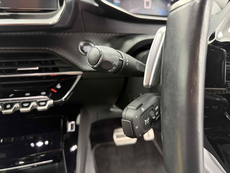 Peugeot 208 PureTech GT Premium - U2277