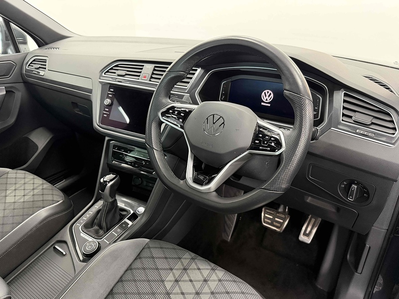 Volkswagen Tiguan TSI R-Line - U2280