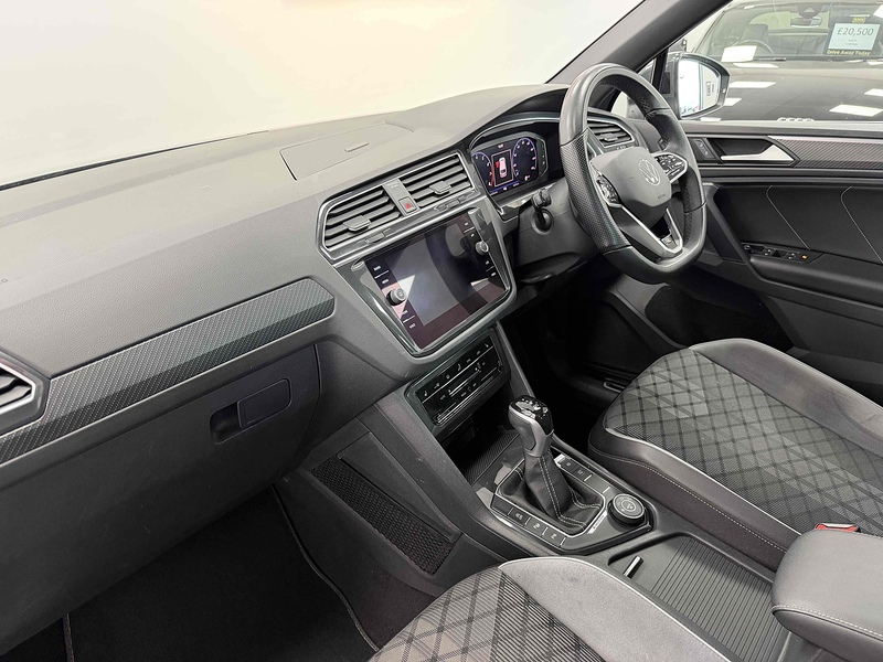 Volkswagen Tiguan TSI R-Line - U2280