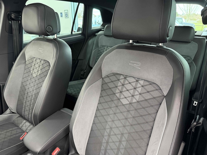 Volkswagen Tiguan TSI R-Line - U2280