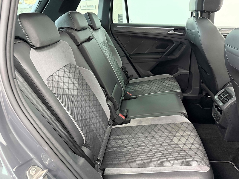 Volkswagen Tiguan TSI R-Line - U2280