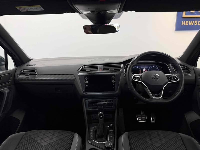 Volkswagen Tiguan TSI R-Line - U2280