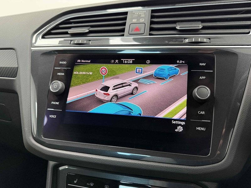 Volkswagen Tiguan TSI R-Line - U2280