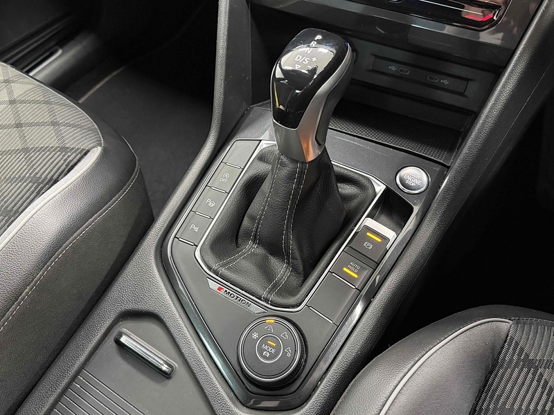 Volkswagen Tiguan TSI R-Line - U2280