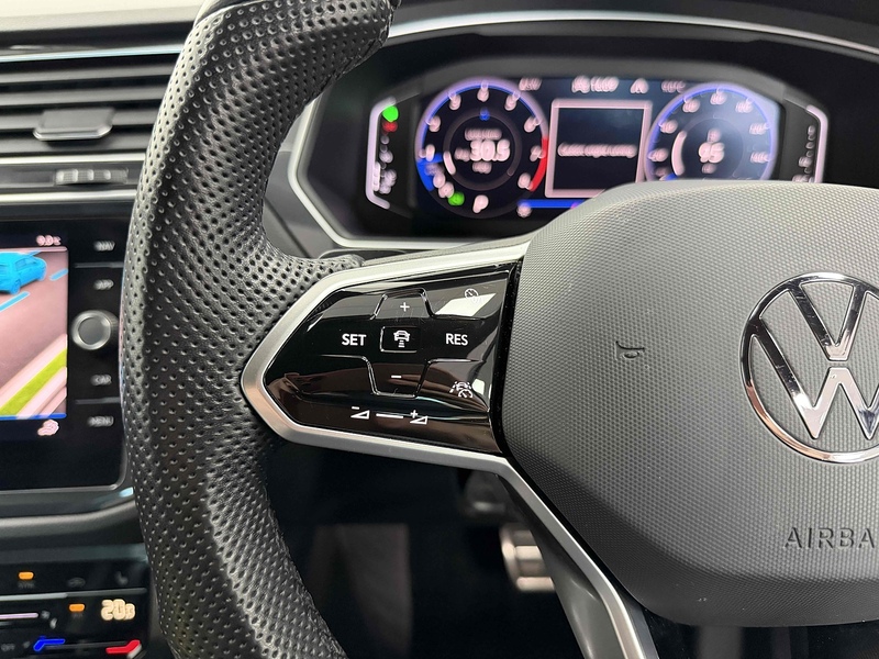 Volkswagen Tiguan TSI R-Line - U2280