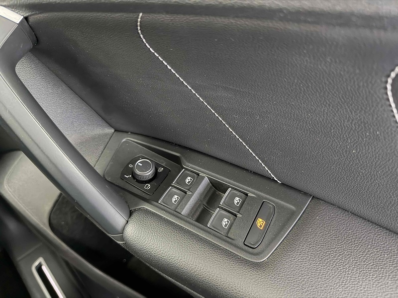 Volkswagen Tiguan TSI R-Line - U2280