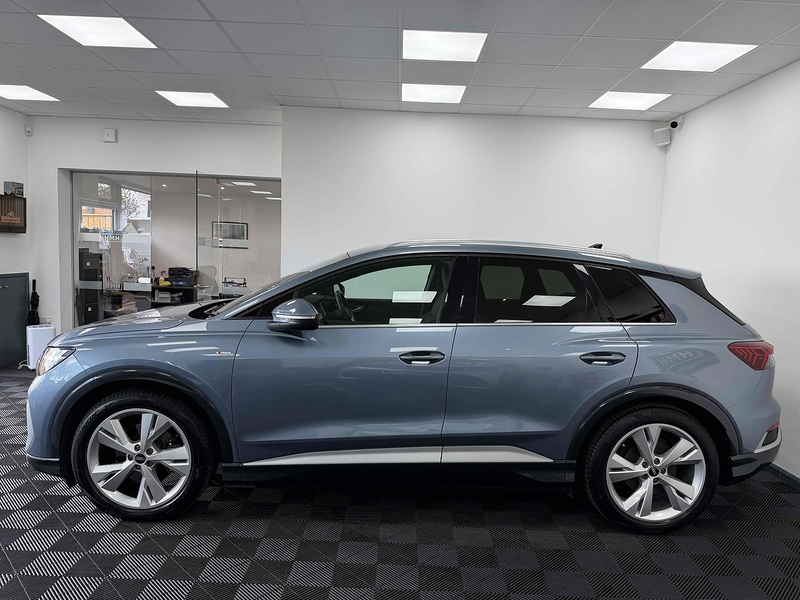 Audi Q4 e-tron S line - U2298