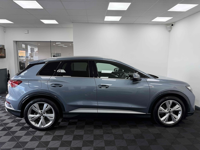 Audi Q4 e-tron S line - U2298