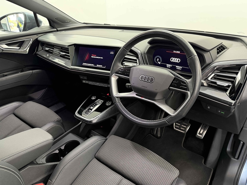 Audi Q4 e-tron S line - U2298