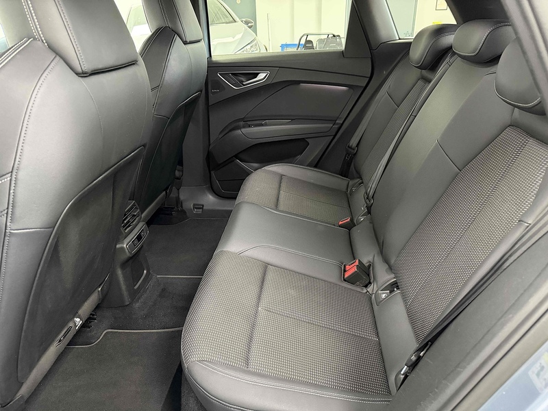 Audi Q4 e-tron S line - U2298