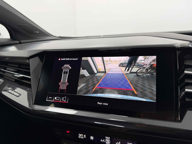 Audi Q4 e-tron S line - U2298