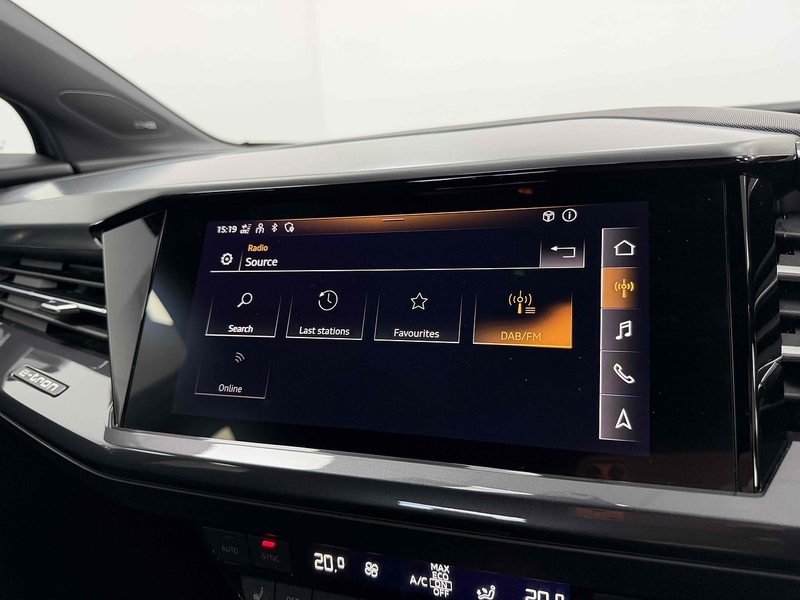 Audi Q4 e-tron S line - U2298