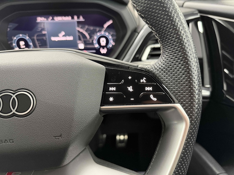 Audi Q4 e-tron S line - U2298