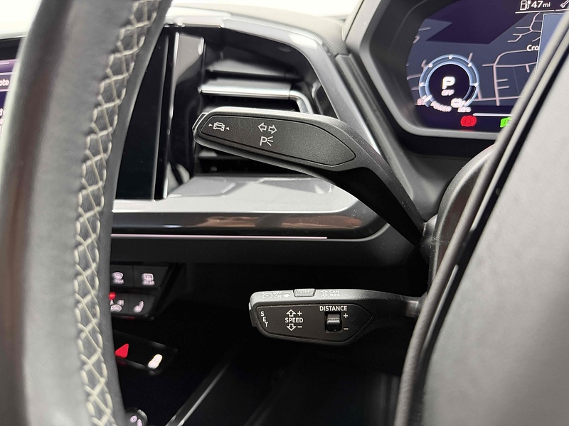 Audi Q4 e-tron S line - U2298