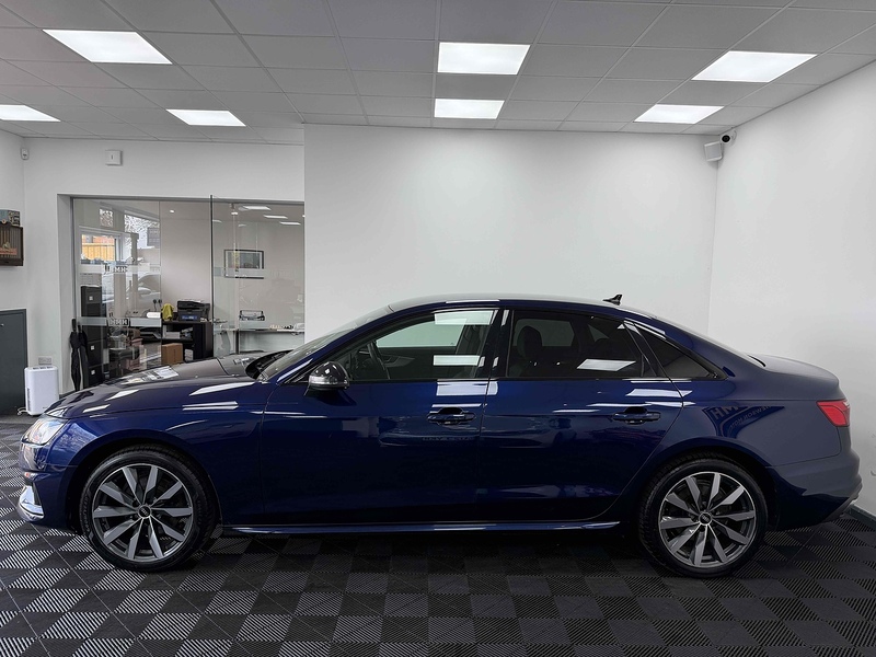 Audi A4 TFSI Sport Edition - U2303