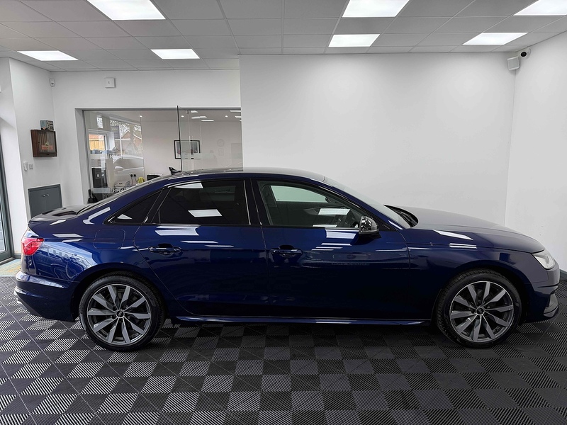 Audi A4 TFSI Sport Edition - U2303
