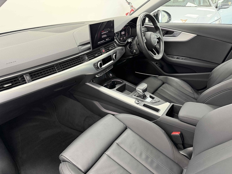 Audi A4 TFSI Sport Edition - U2303