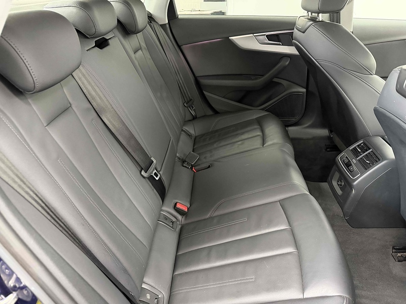 Audi A4 TFSI Sport Edition - U2303