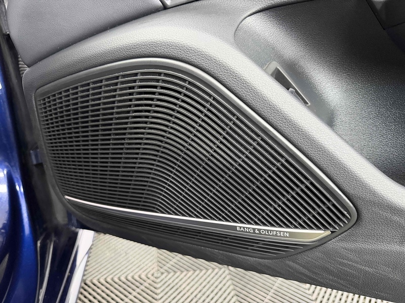 Audi A4 TFSI Sport Edition - U2303