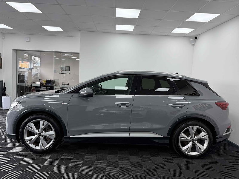 Audi Q4 e-tron S line - U2305
