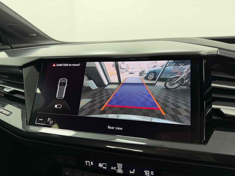 Audi Q4 e-tron S line - U2305