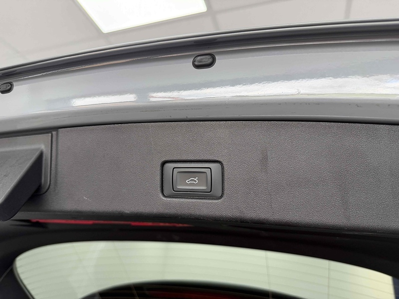 Audi Q4 e-tron S line - U2305