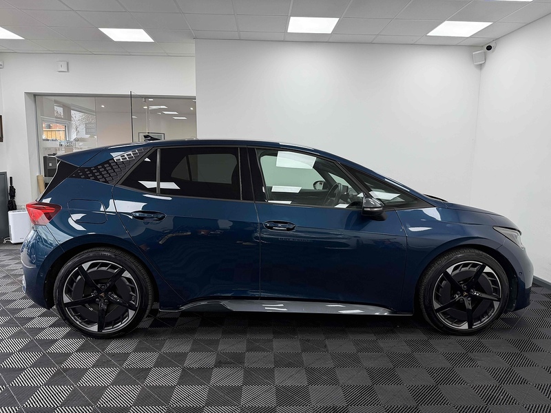 CUPRA Born V3 - U2308