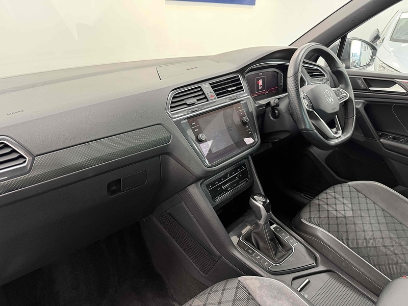 Volkswagen Tiguan TSI R-Line Edition - U2314