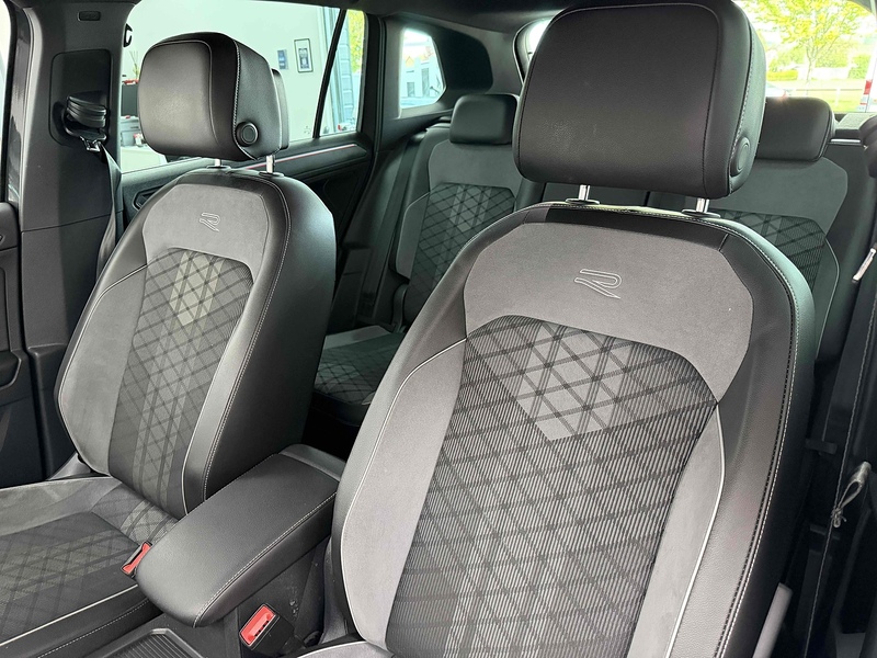 Volkswagen Tiguan TSI R-Line Edition - U2314