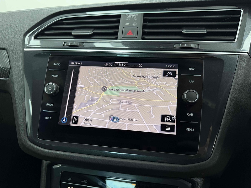 Volkswagen Tiguan TSI R-Line Edition - U2314